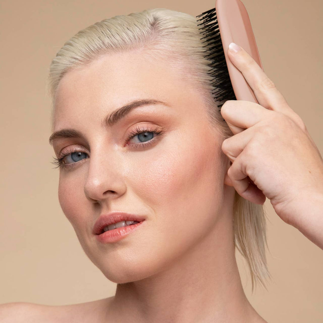 Scalp Renewal Brush in Terracotta - kitsch